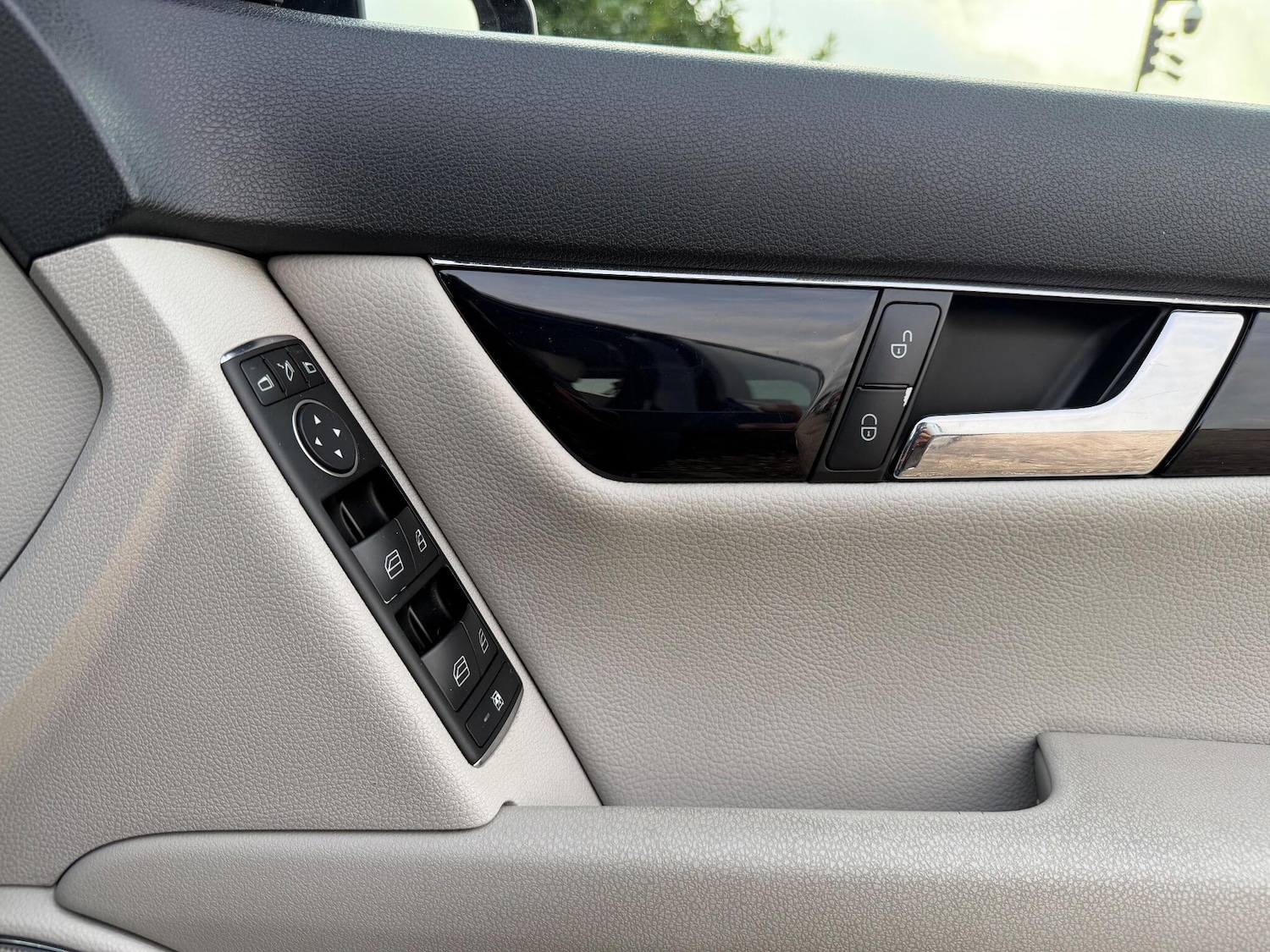 Used Mercedes-Benz C Class 2010 for sale - 76561277: Photo 25