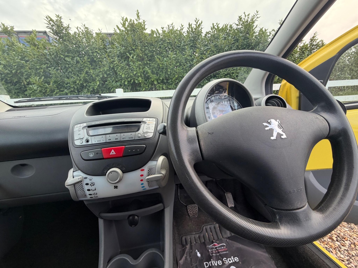 Used Peugeot 107 2011 for sale - 77320308: Photo 14