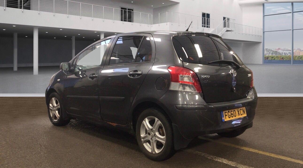 Used Toyota Yaris 2010 for sale - 77320313: Photo 3