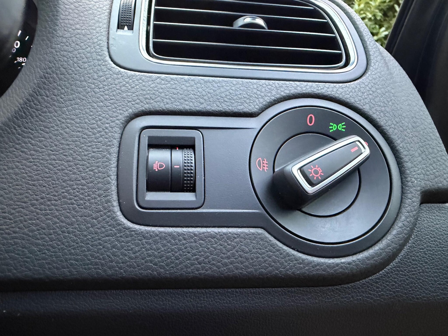 Used Volkswagen Polo 2015 for sale - 76645273: Photo 21