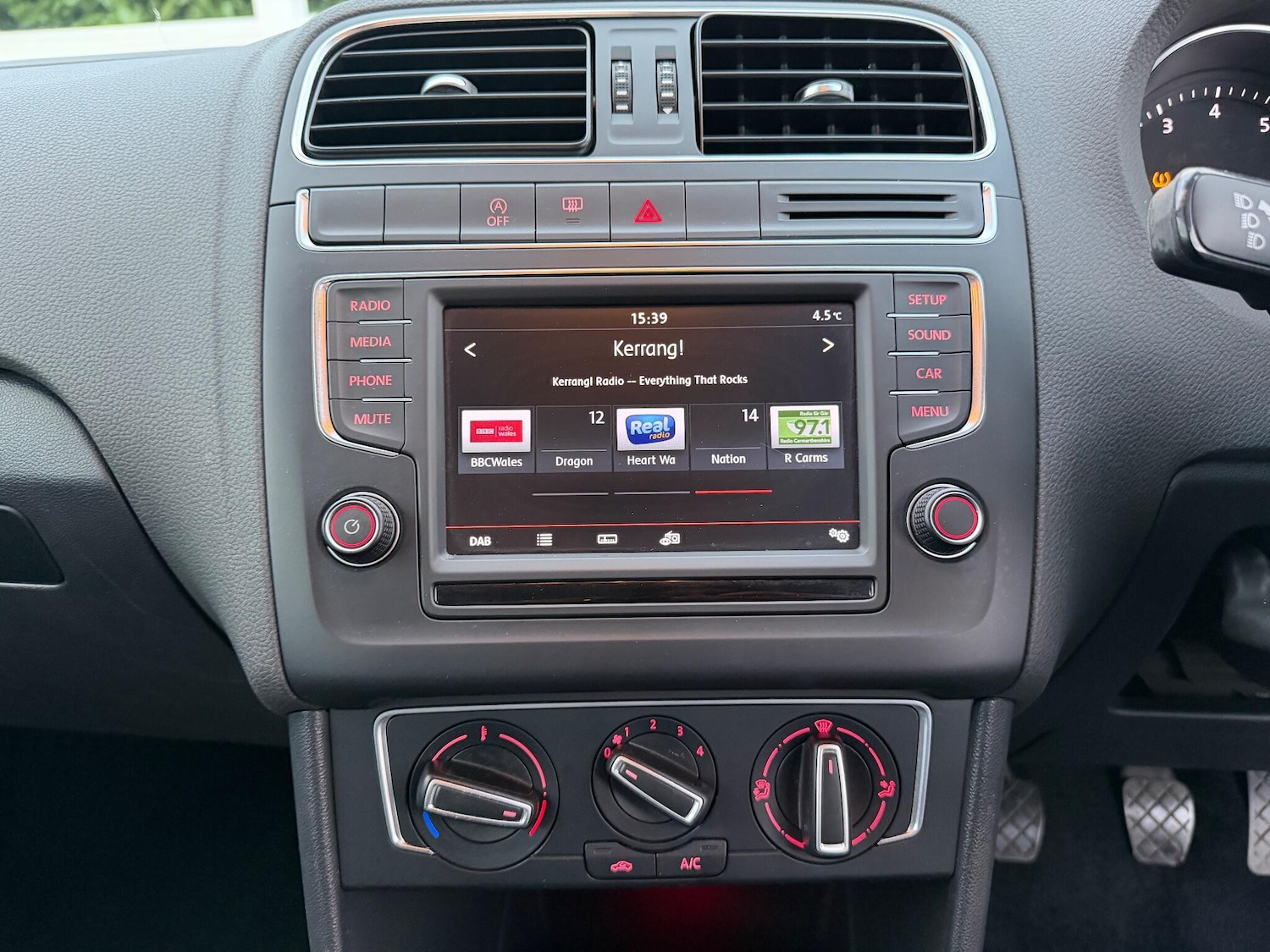 Used Volkswagen Polo 2015 for sale - 76645273: Photo 24