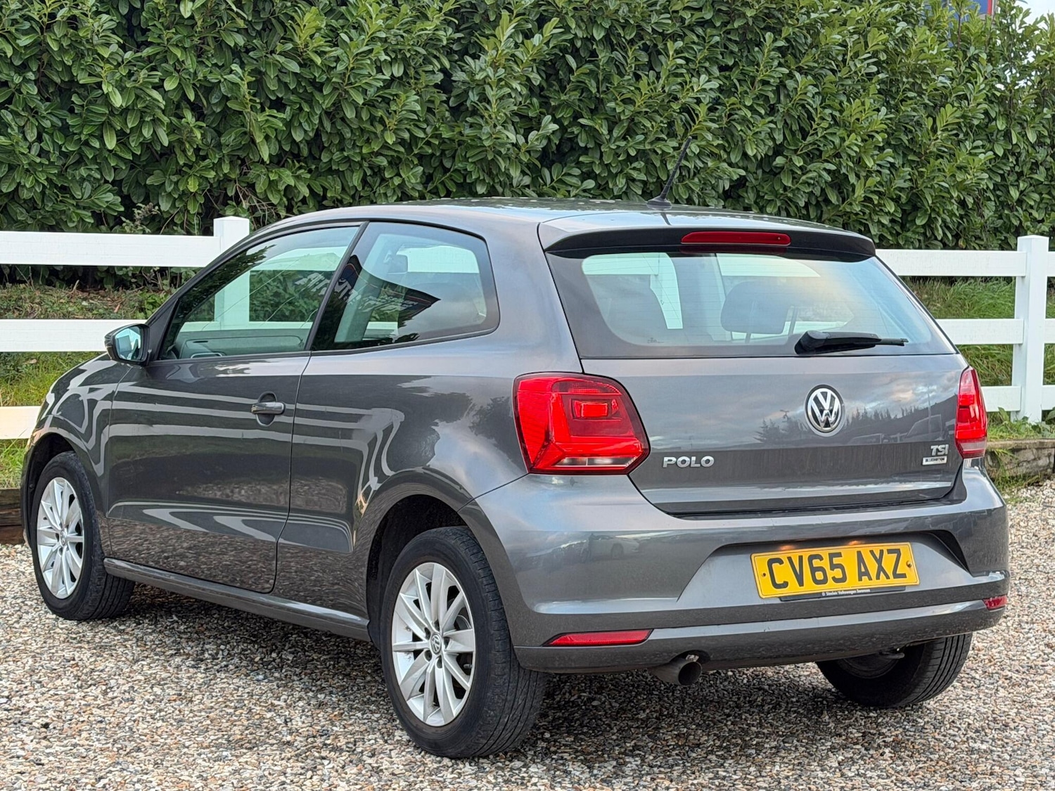 Used Volkswagen Polo 2015 for sale - 76645273: Photo 4