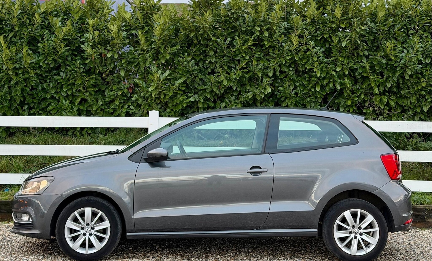 Used Volkswagen Polo 2015 for sale - 76645273: Photo 9