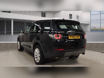 Used Land Rover Discovery Sport 2016 for sale - 77202706: Photo
