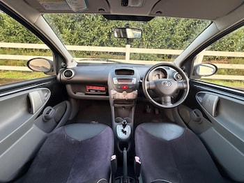 Used Toyota AYGO 2010 for sale - 76823992: Photo