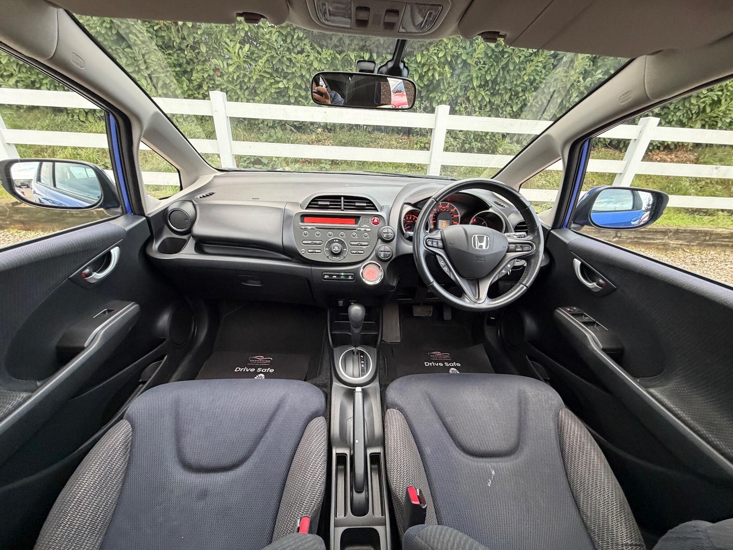 Used Honda Jazz 2011 for sale - 76646120: Photo 2