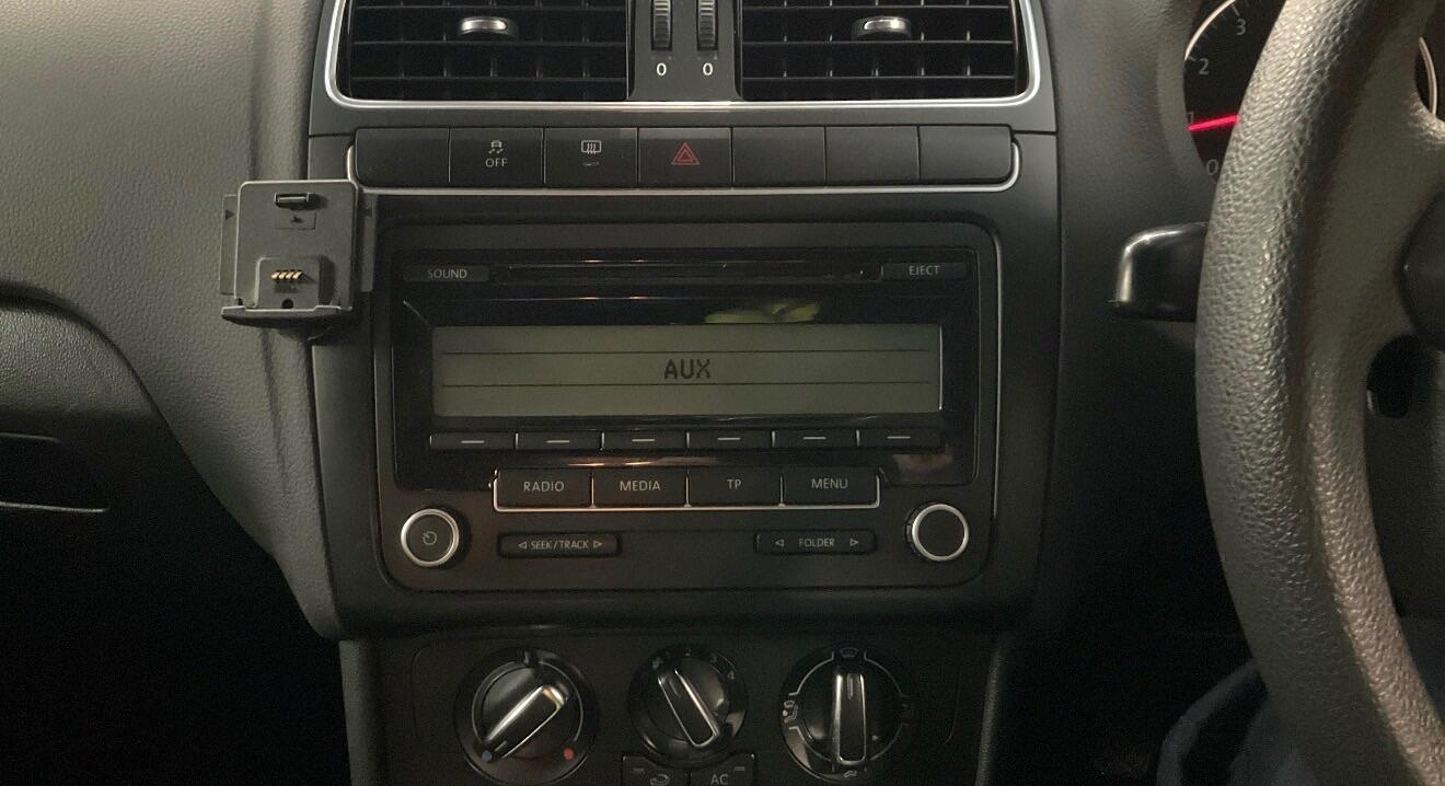 Used Volkswagen Polo 2011 for sale - 76377280: Photo 9