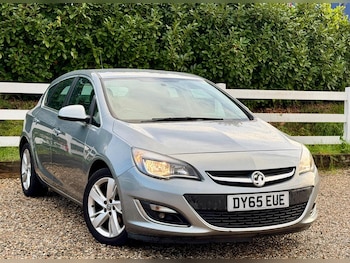 2015 (65) - 1.6i SRi Euro 6 5dr