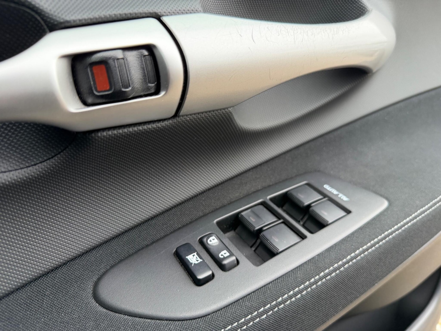 Used Toyota Auris 2012 for sale - 77320769: Photo 27