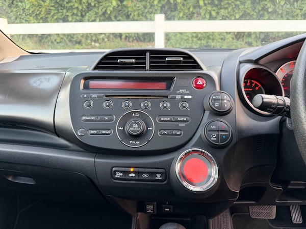 Used Honda Jazz 2011 for sale - 76260376: Photo 23