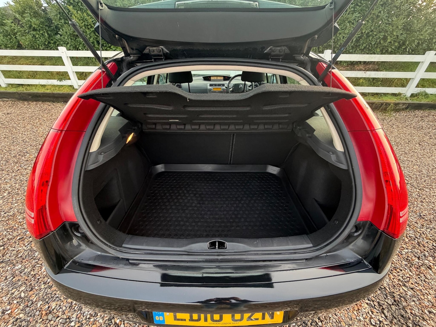 Used Citroen C4 2010 for sale - 76824612: Photo 29