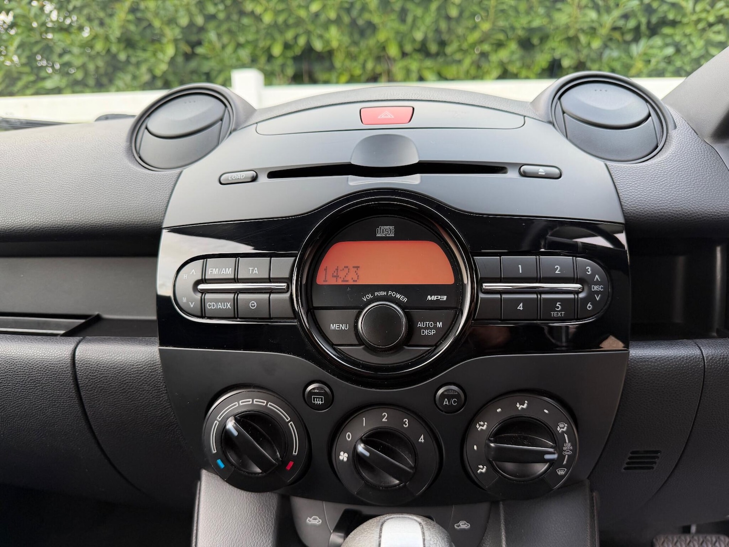 Used Mazda Mazda2 2012 for sale - 77029229: Photo 12