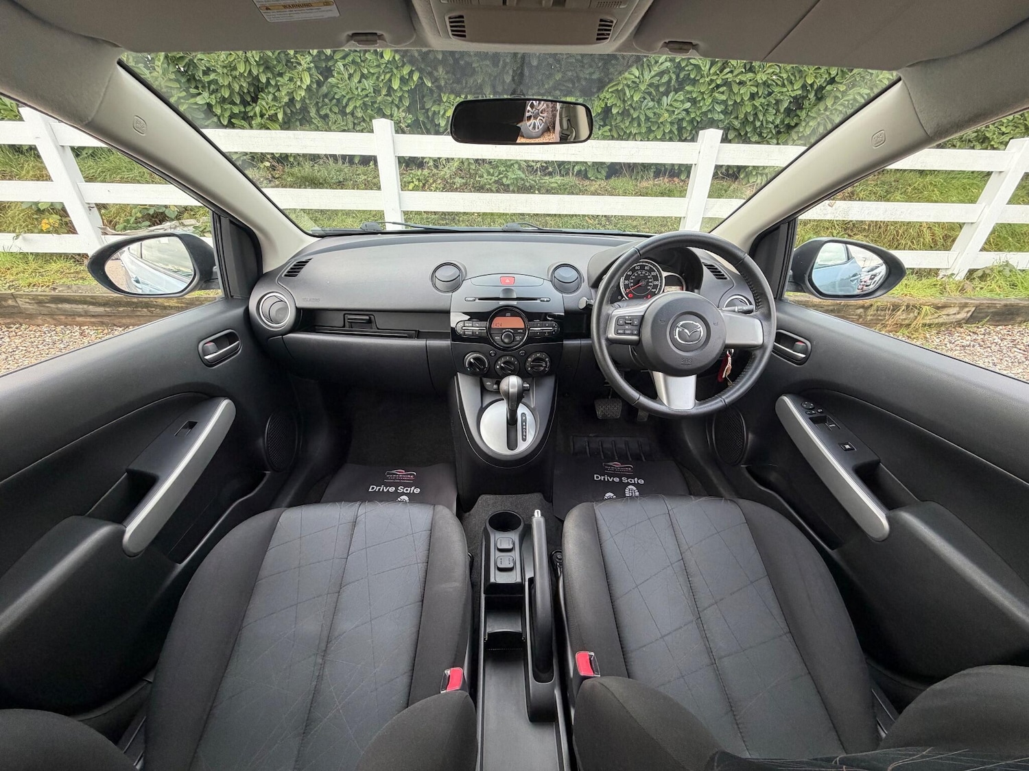 Used Mazda Mazda2 2012 for sale - 77029229: Photo 2