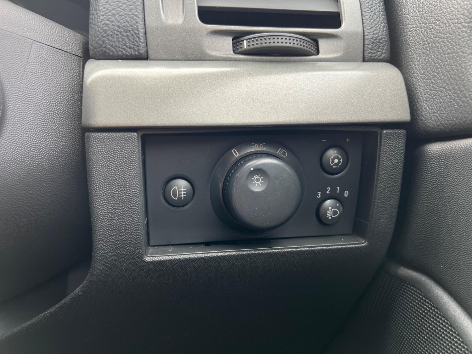 Used Vauxhall Vectra 2008 for sale - 76151570: Photo 13