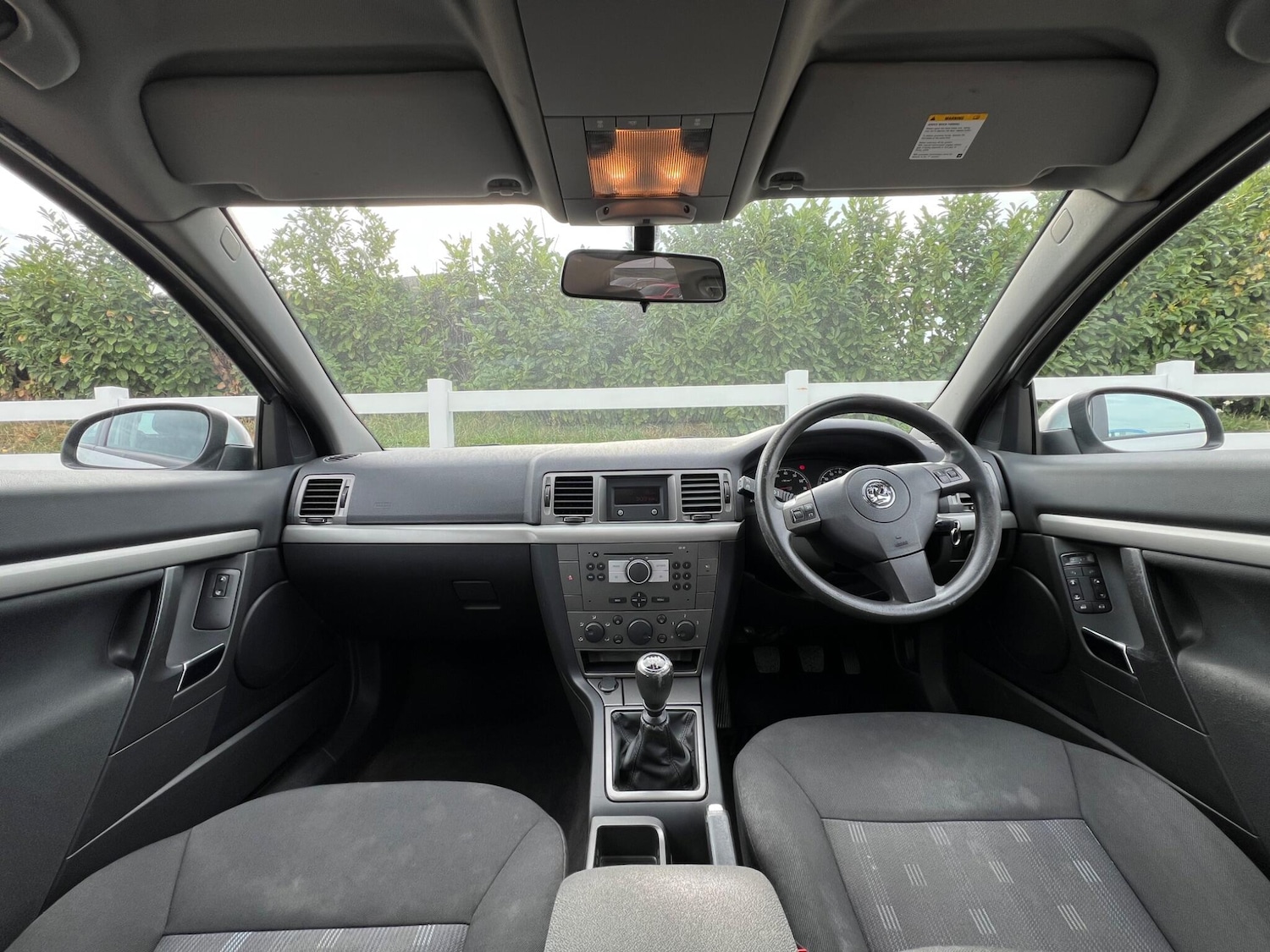 Used Vauxhall Vectra 2008 for sale - 76151570: Photo 2