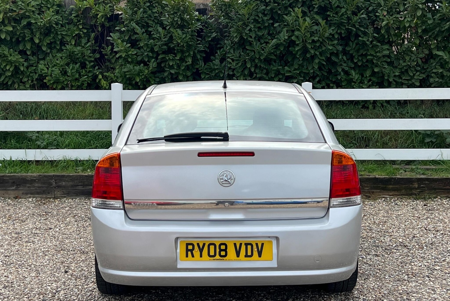 Used Vauxhall Vectra 2008 for sale - 76151570: Photo 3