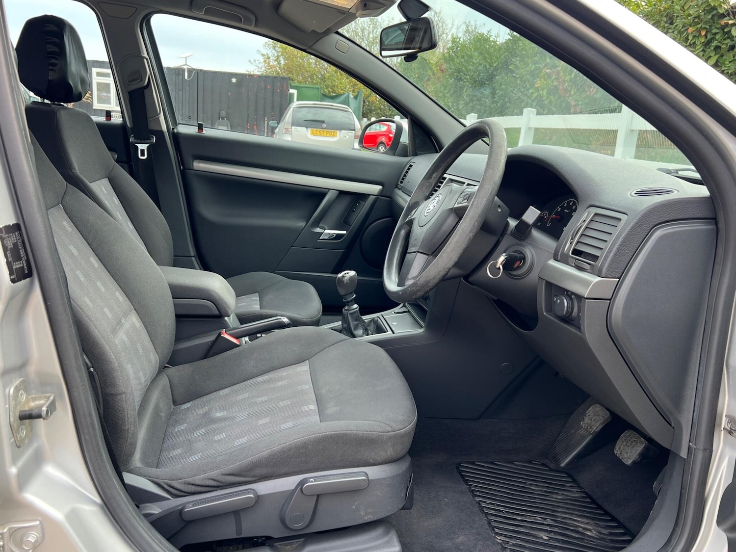 Used Vauxhall Vectra 2008 for sale - 76151570: Photo 9