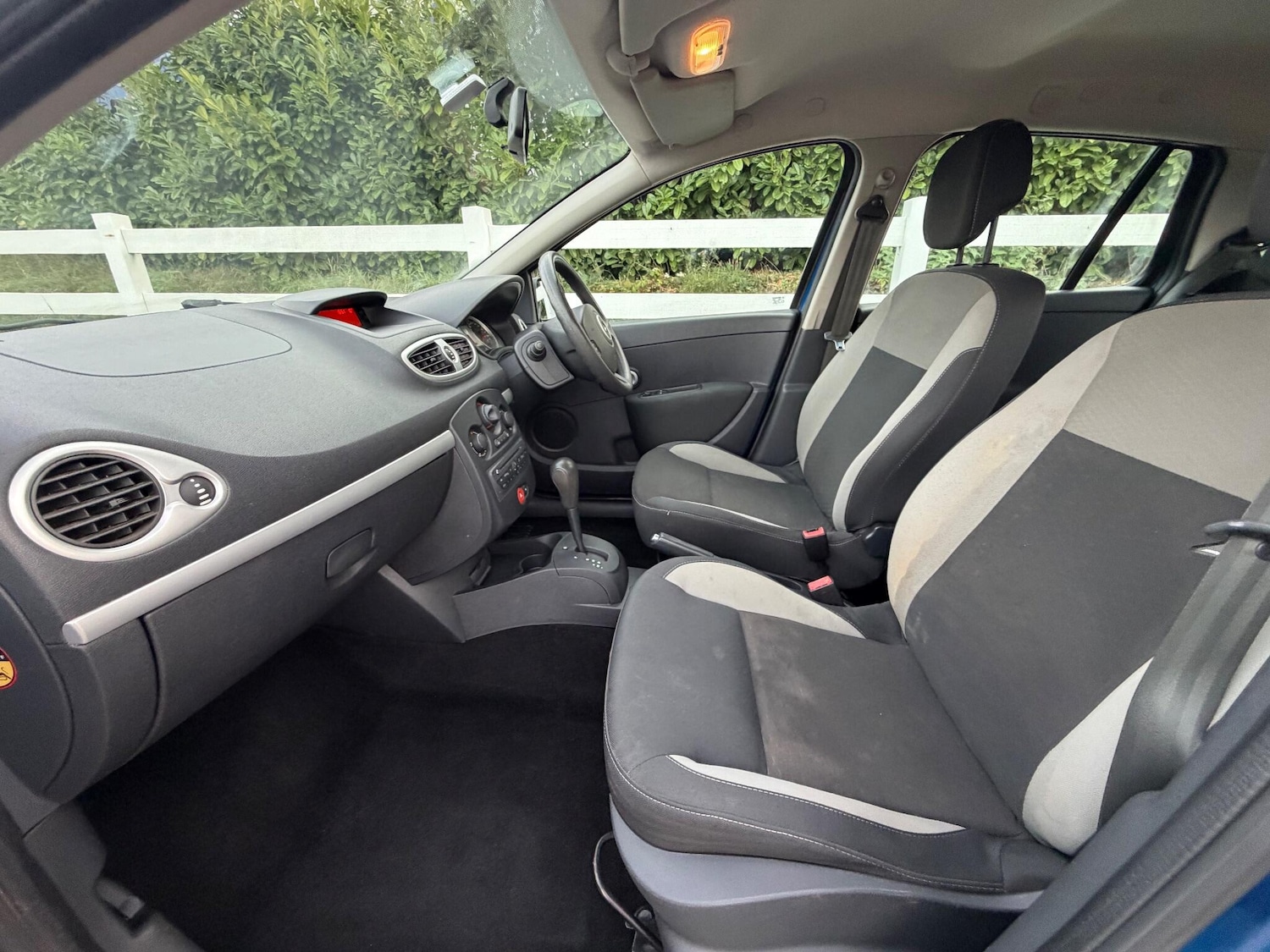 Used Renault Clio 2010 for sale - 76424495: Photo 13