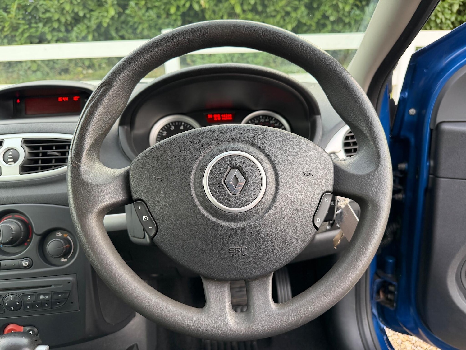 Used Renault Clio 2010 for sale - 76424495: Photo 19