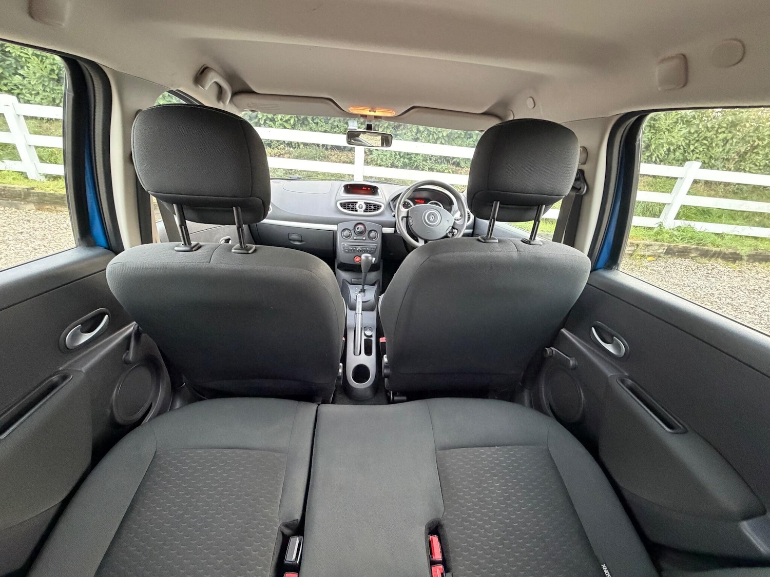 Used Renault Clio 2010 for sale - 76424495: Photo 24