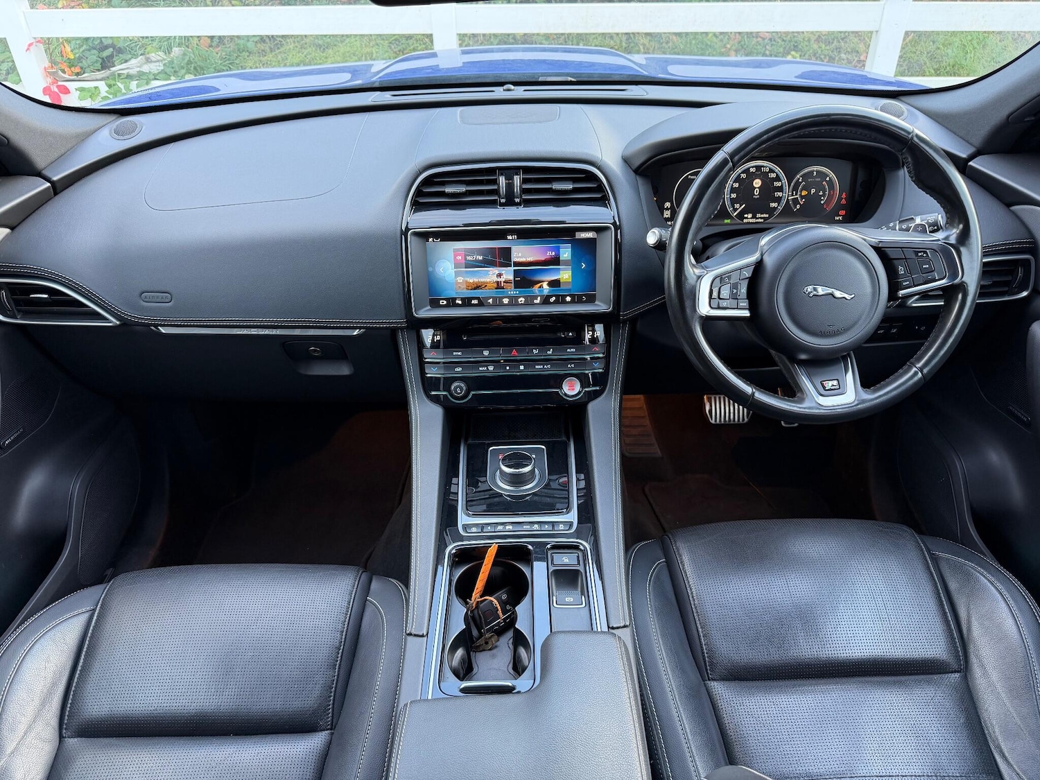 Used Jaguar F-Pace 2017 for sale - 76336721: Photo 2