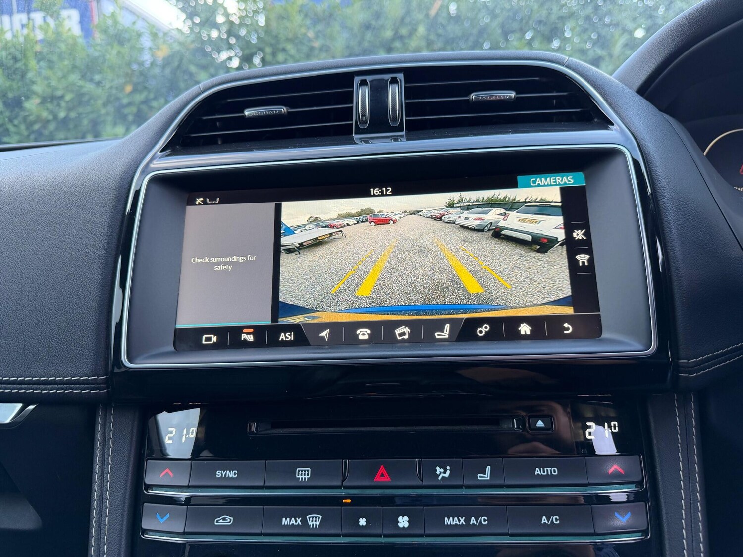 Used Jaguar F-Pace 2017 for sale - 76336721: Photo 30