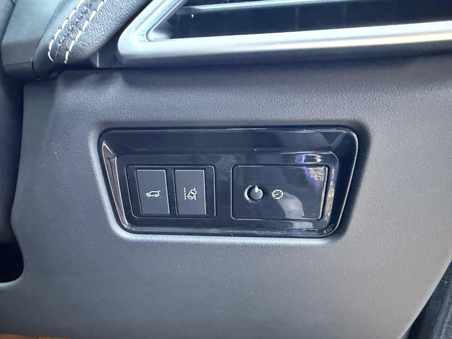 Used Jaguar F-Pace 2017 for sale - 76336721: Photo 32