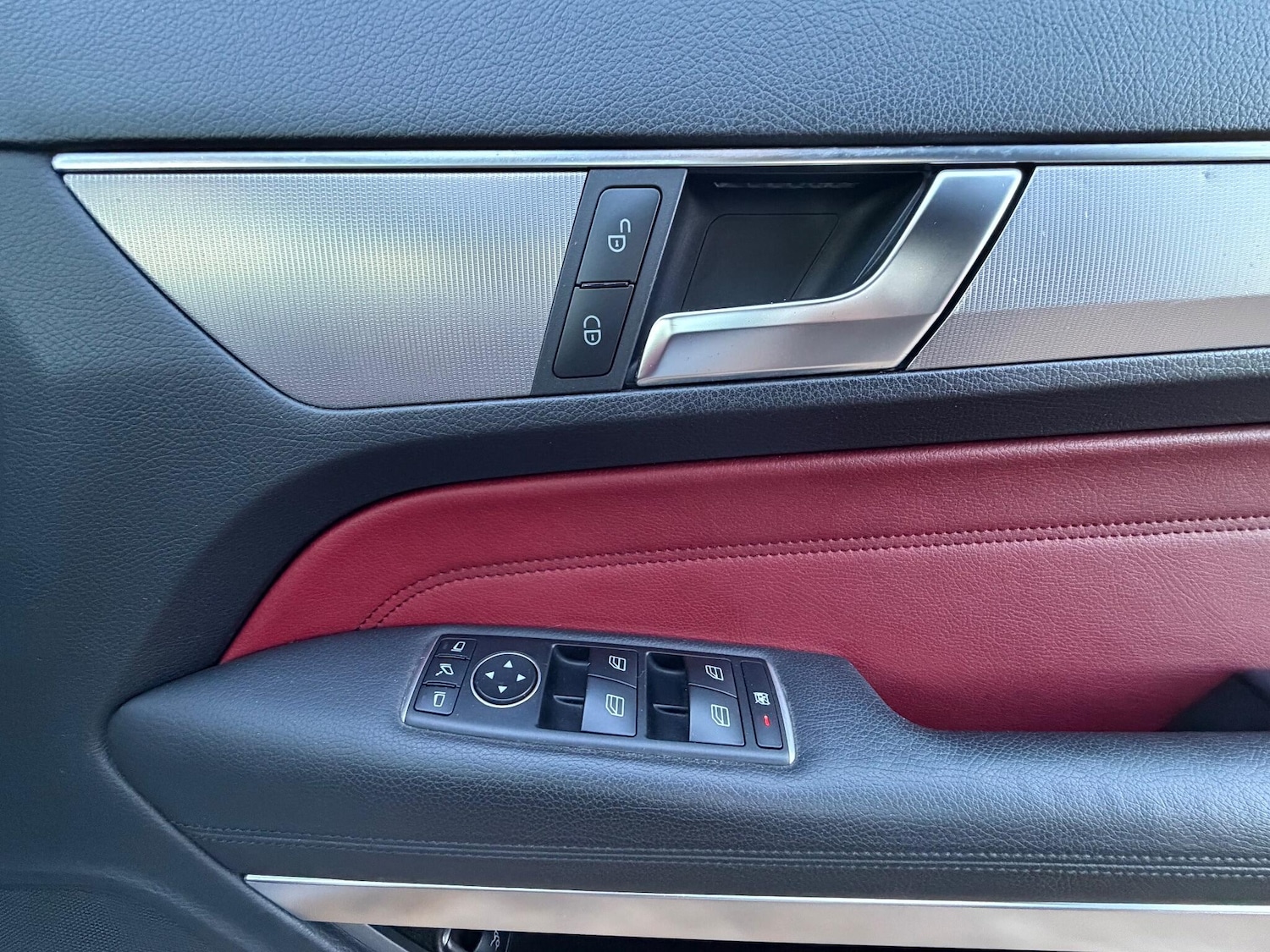 Used Mercedes-Benz E Class 2015 for sale - 76824437: Photo 25