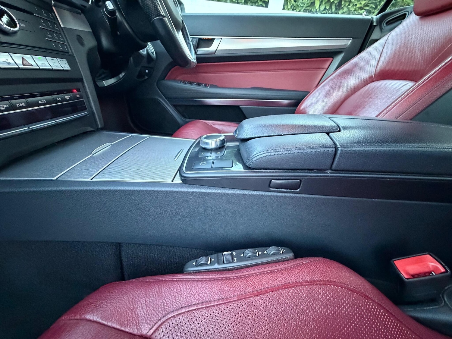 Used Mercedes-Benz E Class 2015 for sale - 76824437: Photo 32