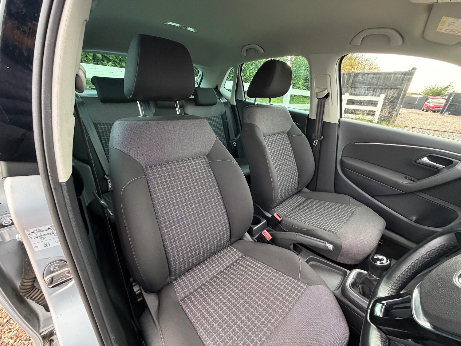 Used Volkswagen Polo 2015 for sale - 76824432: Photo 17