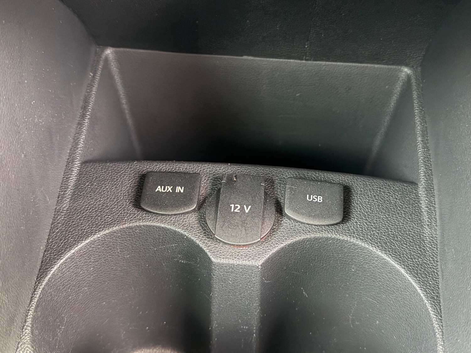 Used Volkswagen Polo 2015 for sale - 76824432: Photo 24