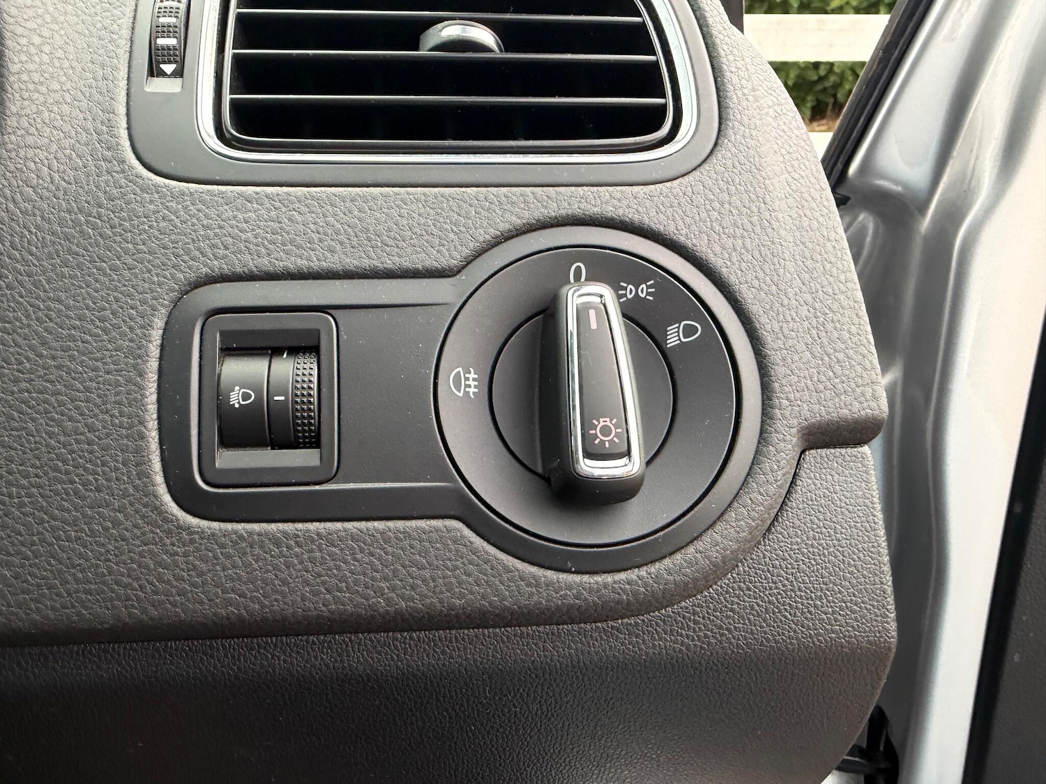 Used Volkswagen Polo 2015 for sale - 76824432: Photo 25