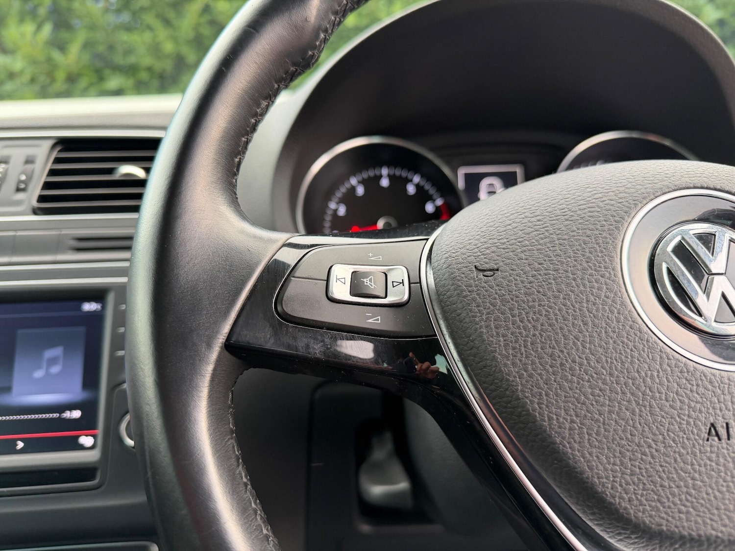 Used Volkswagen Polo 2015 for sale - 76824432: Photo 27