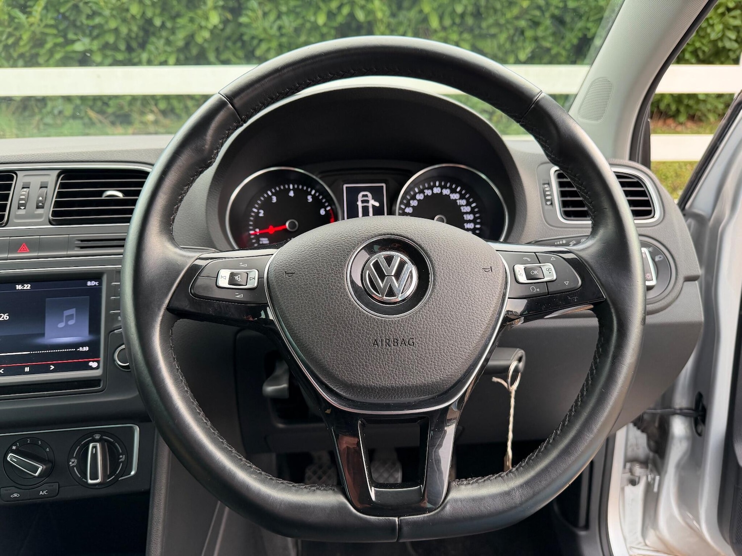 Used Volkswagen Polo 2015 for sale - 76824432: Photo 33