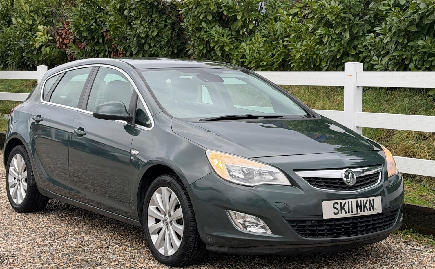 Used Vauxhall Astra 2011 for sale - 77163339: Photo 2