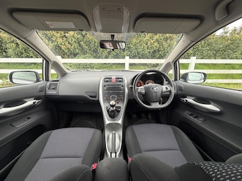 Used Toyota Auris 2010 for sale - 78244776: Photo