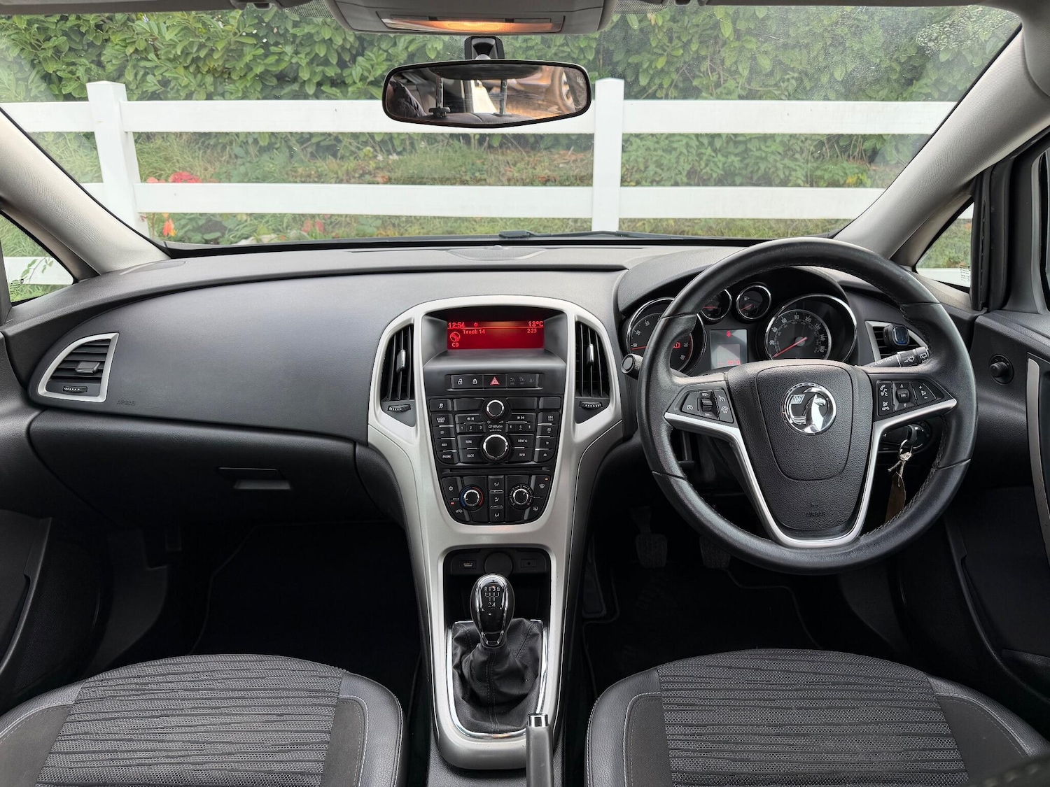 Used Vauxhall Astra 2014 for sale - 76423658: Photo 2