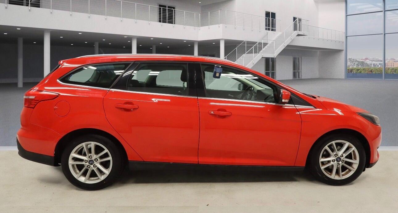Used Ford Focus 2015 for sale - 77082031: Photo 5