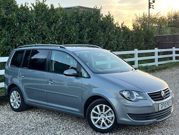 Used Volkswagen Touran 2010 for sale - 76251135: Photo