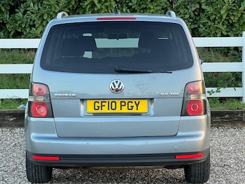 Used Volkswagen Touran 2010 for sale - 76251135: Photo
