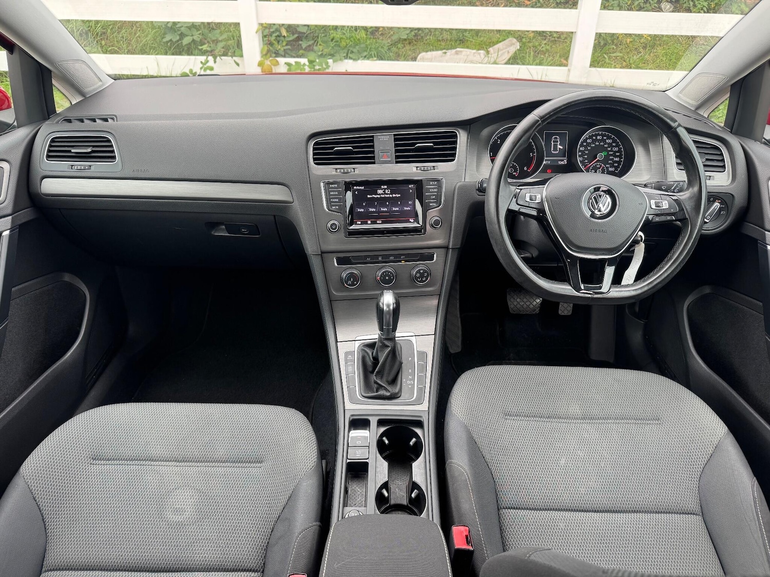 Used Volkswagen Golf 2013 for sale - 76072121: Photo 2