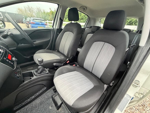 Used Fiat Punto 2017 for sale - 76259305: Photo 13