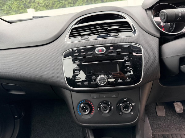 Used Fiat Punto 2017 for sale - 76259305: Photo 22