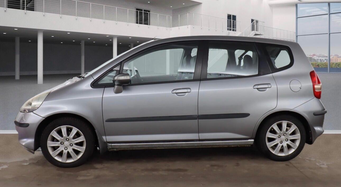 Used Honda Jazz 2009 for sale - 77978009: Photo 4