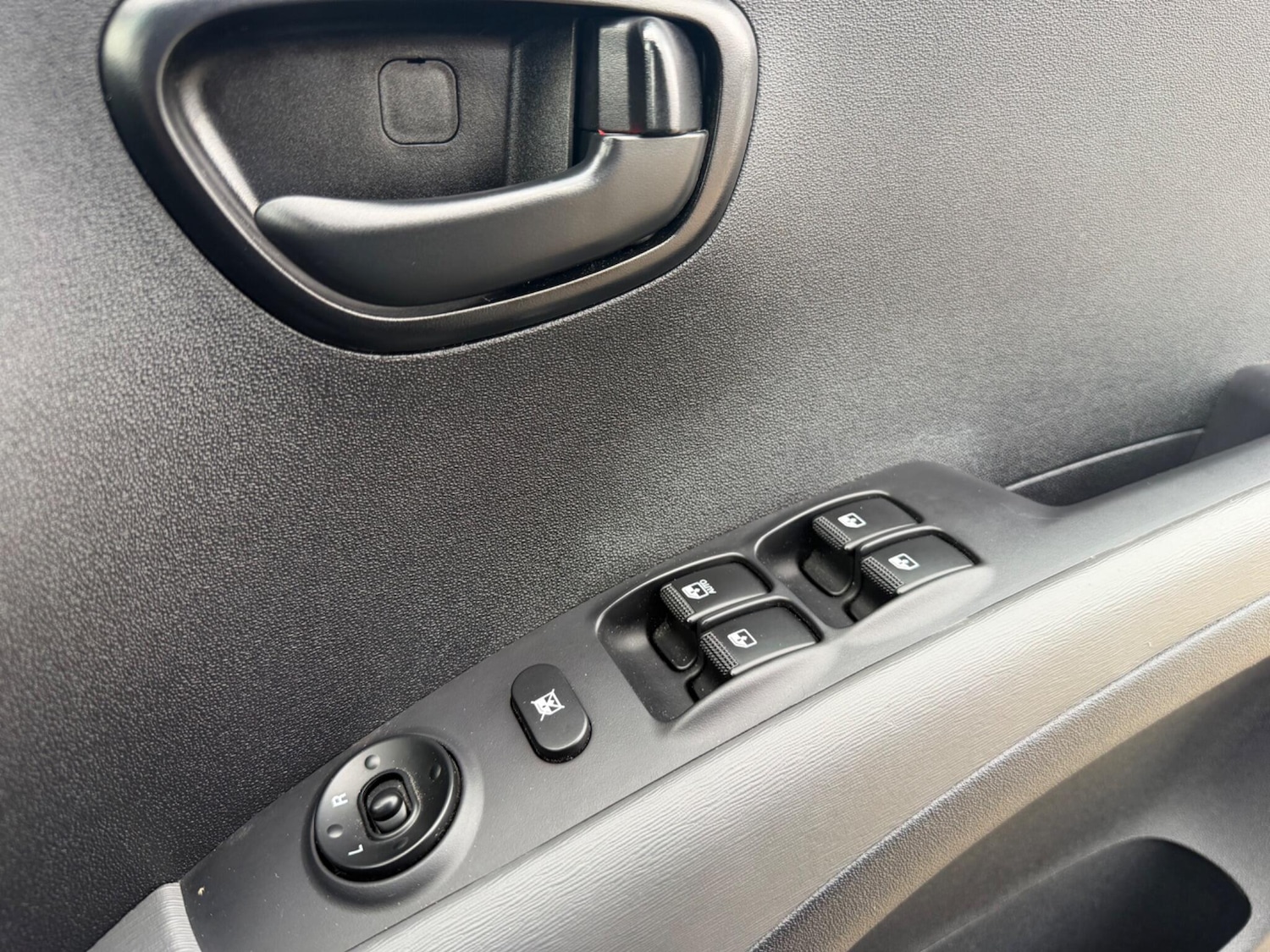 Used Hyundai i10 for sale - 77683360: Photo 23