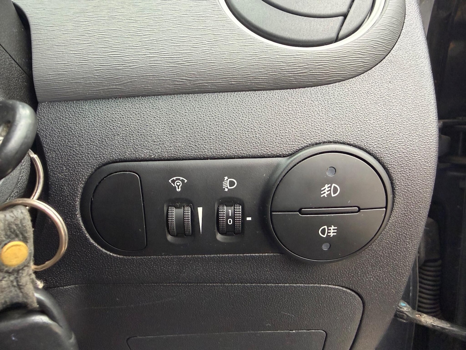 Used Hyundai i10 for sale - 77683360: Photo 24