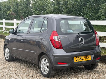 Used Hyundai i10 2012 for sale - 77683360: Photo