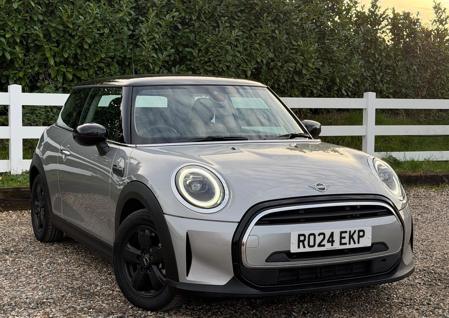 Used MINI Hatch 2024 for sale - 76597136: Photo 1