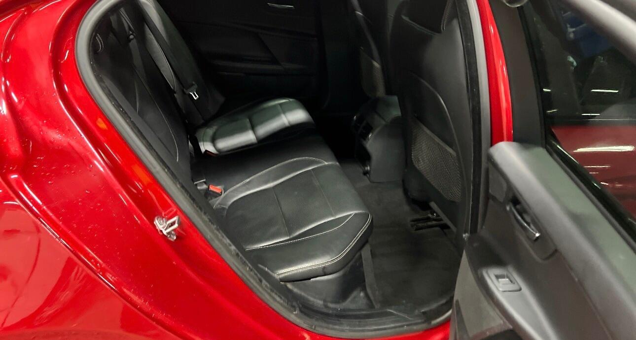 Used Jaguar XE 2015 for sale - 77082133: Photo 8