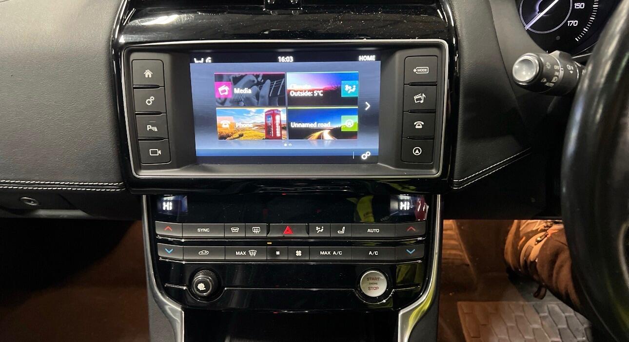 Used Jaguar XE 2015 for sale - 77082133: Photo 9